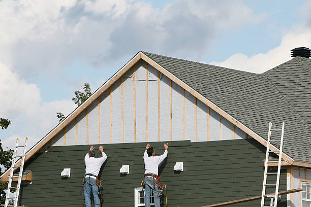 Professional Siding Installation technician working in Richwood, NJ